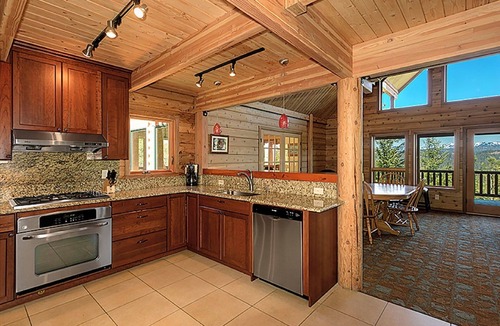 Cle Elum Ski Chalet | HUGE Mt VIEWS, HGTV SHOW LOG HOME - GATED DEVELOPMENT, CLE ELUM MINUTES AWAY!