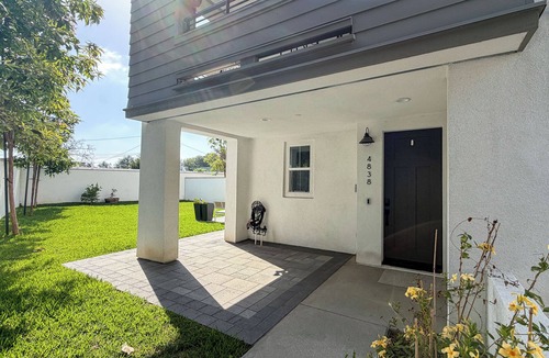 North Long Beach House | Huge Yard + Garage : Modern 3BR Long Beach Home