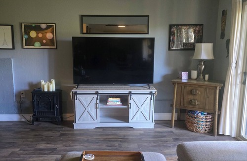 Twain Harte Apartment | Humans and fur babies welcome in this cozy studio with EV/Tesla charger.