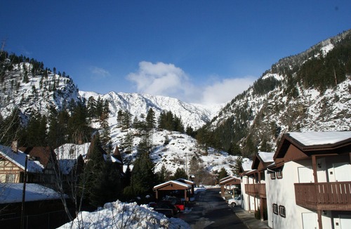Leavenworth Condo | Icicle Village Resort Luxury Condo, Jacuzzi Bath. 1/2 mile from down town.