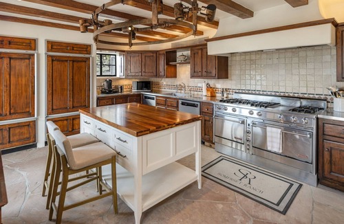 The Mesa House | Iconic 28-Acre Private Retreat