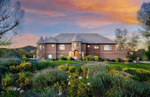 Perris House | Indoor Pool & Spa - Gym - Sauna - Pickleball Court
