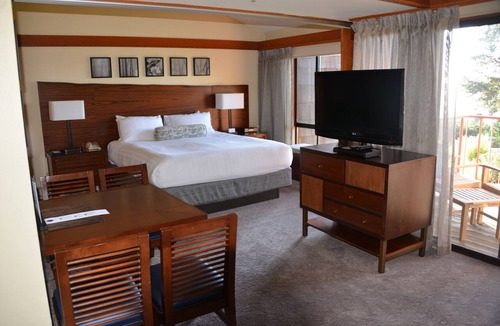 Carmel Highlands Condo | Indulge yourself in a spectaclar 2 bedroom unit at the Hyatt Highlands Inn.