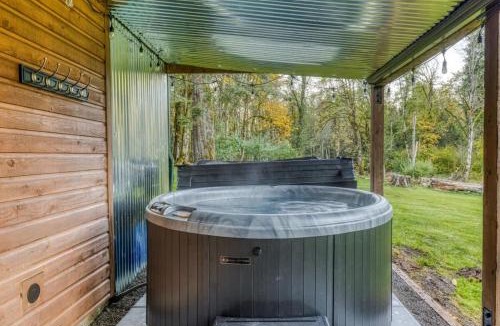 Marmot House | Iron Mountain - Spacious Secluded Lodge with Hot Tub & Game Room