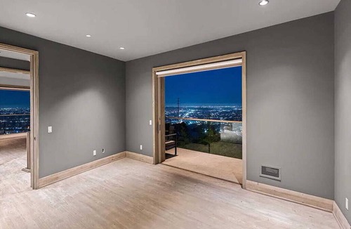 Hollywood Hills West House | Jetliner Views & Modern Elegance Above Sunset