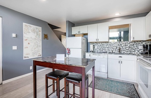 Birch Bay Condo | JL 806: Mtn view, indoor pool & beach fun, hikes, & wifi!