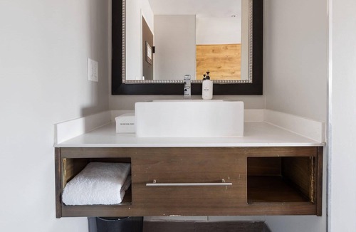 San Jose Apartment | Kasa The Row | Minutes From the San Jose Airport