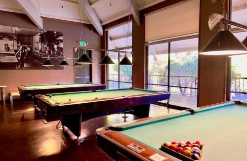 Walnut Creek Apartment | KeyLuxe, Luxury Apartment with Jacuzzi, Pool, Gym, Tennis in Walnut Creek