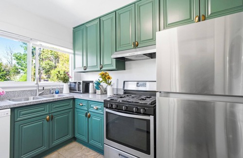 South Pasadena Apartment | King Bed Comfort Ultra Spacious Gem Prime Location south pasadena!