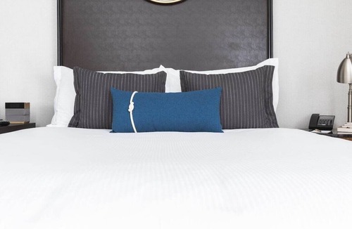South Beach Hotel | King Room Urban Place with City/Courtyard Views + Free Breakfast