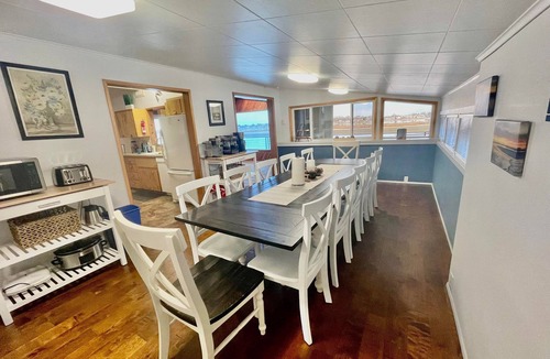 Moses Lake House | Lake Front home w/Dock & Boat Launch ✨ Closer to the Sun Lake House