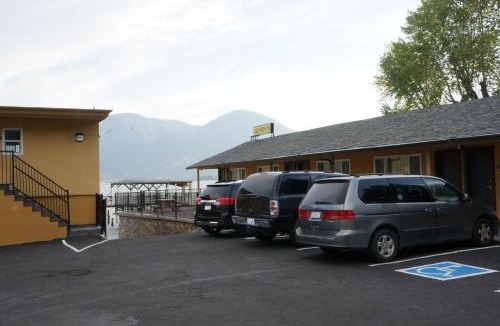 Wilbur Springs Hotel | Lake Marina Inn