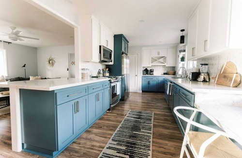 Atascadero House | Lake Park Landing - Walk to Downtown Atascadero - Spa!
