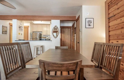 Tahoe Woods Condo | Lake+Pow Studio: Min to Lake/Pool/HotTub/Sauna