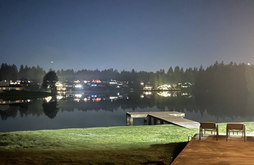 Bonney Lake House | Lake Tapps Dock House on the Bankers Island with Boat Launch