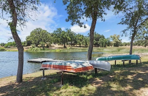 Somerset House | Lakefront Haven+GameRoom+Canoe with Stunning Views