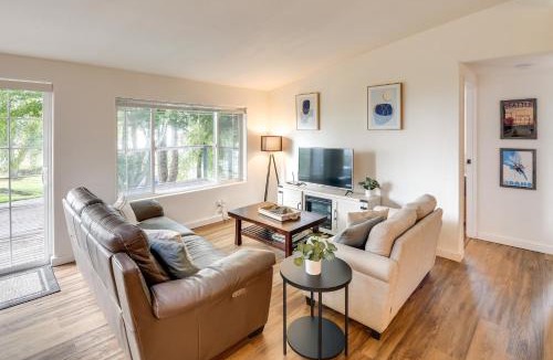 Clear Lake House | Lakefront Mount Vernon Home w/Private Dock!