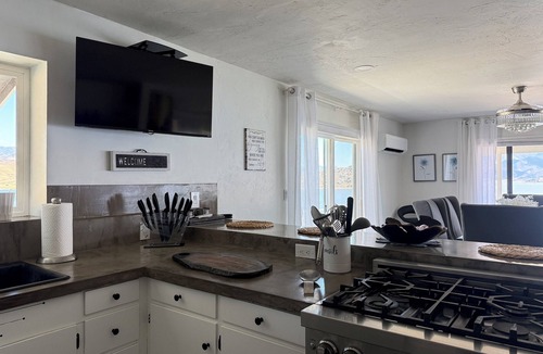 Wofford Heights House | Lakefront property
