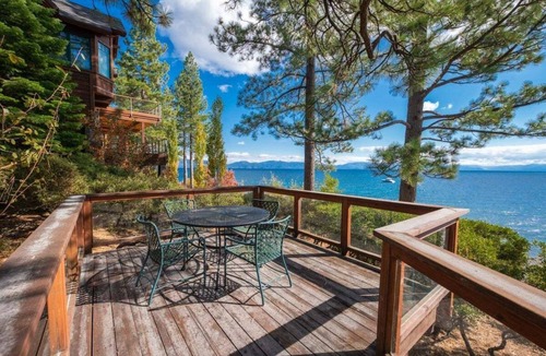 Lake Forest House | Lakefront Retreat in Tahoe City- large home in Dollar Point