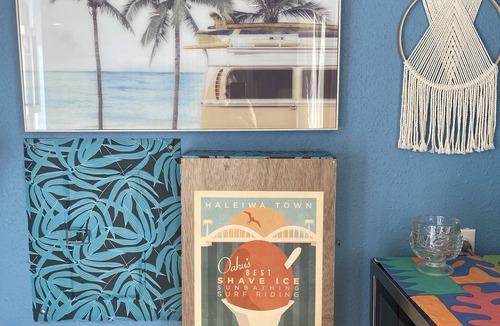 Bonney Lake Cottage | Lakefront Studio Cabin & Tiki Hut. Enjoy Summer Fun and Winter Serenity!
