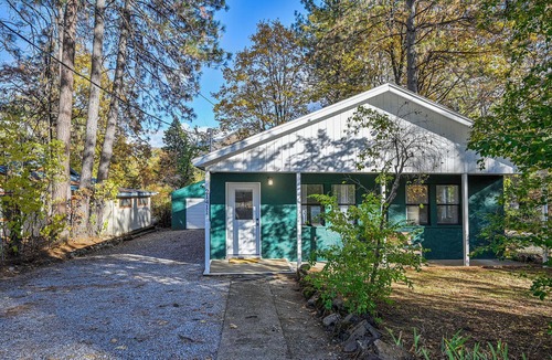 Lakehead-Lakeshore House | Lakehead Bungalow