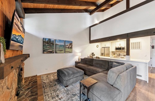 South Lake Tahoe House | Lakeland Village #475: Remodeled Family Haven
