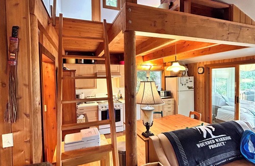 Lake Goodwin House | Lakes Edge House with Steam Sauna