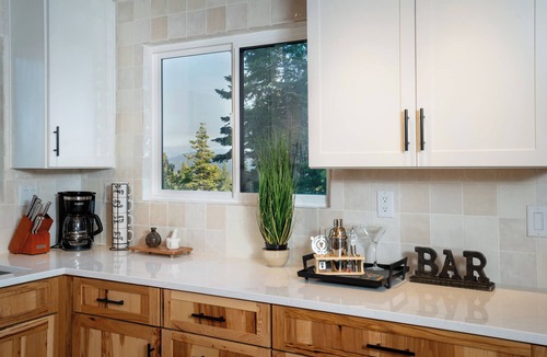 Ridgewood Cabin | Lakeview, Beautifully Remodeled Hilltop Cabin With Wraparound Deck.