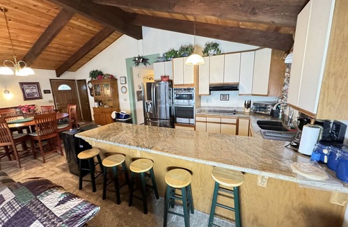 Lakehead House | Lakeview, Pool Table, Near Marina, Sleeps 10
