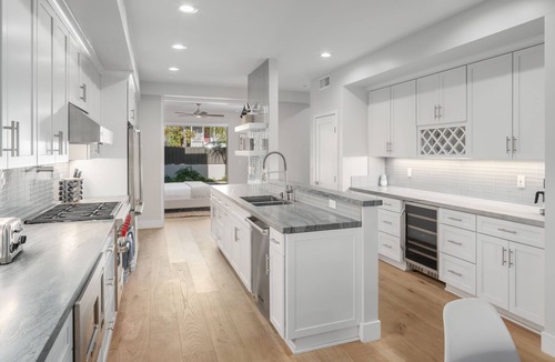 North Pacific Beach House | Large Beach Home | Ocean Views | Walk to Beach & Shops!