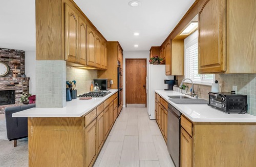 Concord House | Large home - Sleeps many 4B/2B