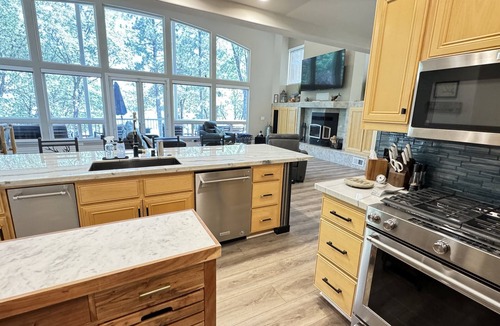 Lakehead House | Large Lakefront Paradise, 4000+ Sq Feet, Kayaks
