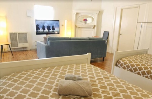 Pico-Union House | Large Private Spacious Room in KoreaTown