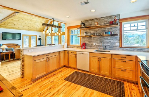 Leavenworth House | Leavenworth Private 5 acre Mountain Vista Retreat