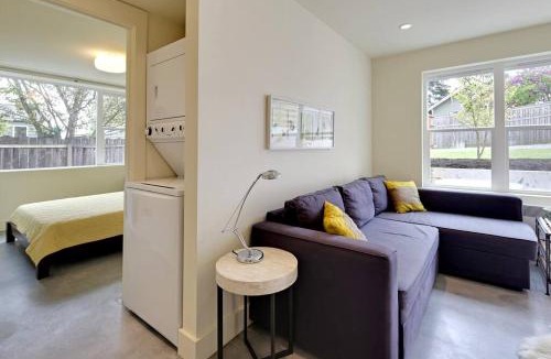 Greenwood Apartment | LEED Platinum Green Home Getaway