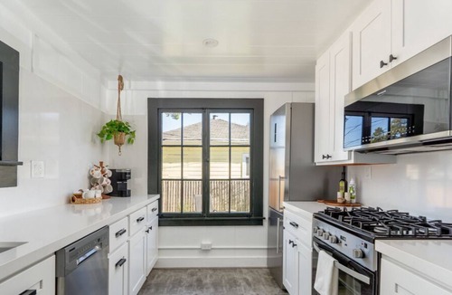 Monterey House | Little Green House - Monterey House - Historic Downtown Cottage, With Beautiful Yard