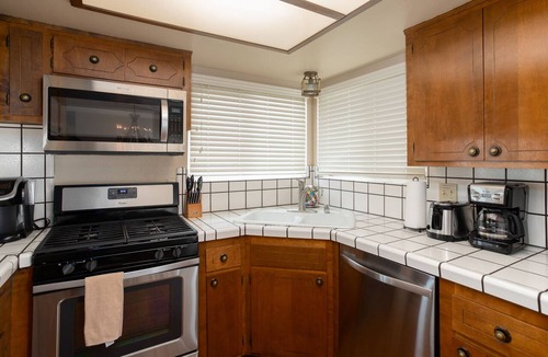 Oceano House | Located in Oceano in the California region, 1740 Laguna Drive Home has a patio. The air-conditioned accommodations is 1,650 feet from Pismo State Beach, and guests benefit from complimentary WiFi and private parking available on site.