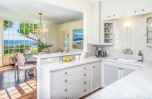 Pebble Beach House | Located on the legendary 18th hole of the famed Pebble Beach Golf Course.