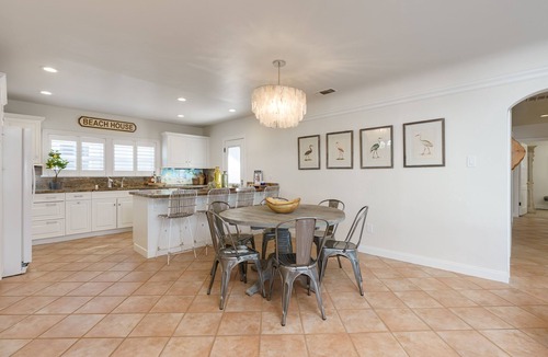 Downtown House | LOCATION! 7 Bedrooms - VIEW - Steps to Sand+Ocean+Pier+Downtown PISMO BEACH!