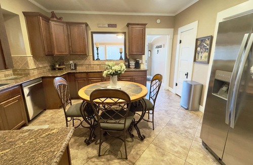 Victor Cottage | Lodi Wine Cottage | Private Property near Wineries