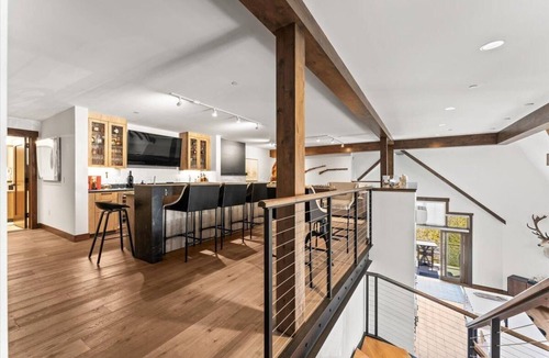 Stateline Condo | Loft w/spectacular lakeviews 4,217 sqft. 5 bed, 6 bath