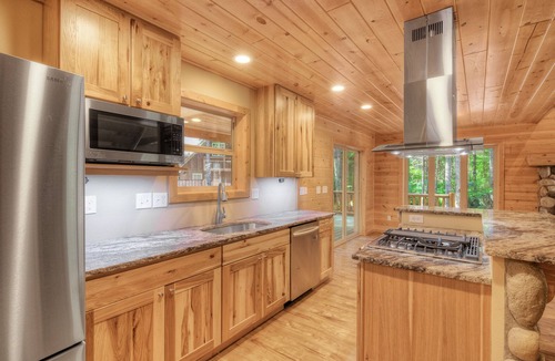 Enumclaw Cabin | LOG HOME near Crystal for skiing and Mt Rainier Nat'l Park - Note; FOR SALE