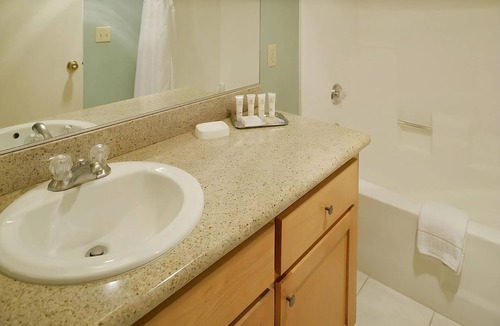 San Diego Country Estates Hotel | Look No Further! Four Classy Units, Onsite Pool, Near Guy B. Woodward Museum!