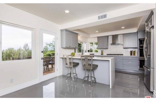 Tarzana House | Los Angeles CA ,Entire house,amazing view,big pool