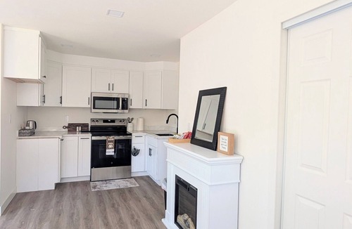 Berry Park House | Lovely Brand New Studio in San Jose with Backyard and Kitchen