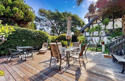 East Beach Apartment | Lovely corner unit studio with patio & grill - 1 block to famed East Beach