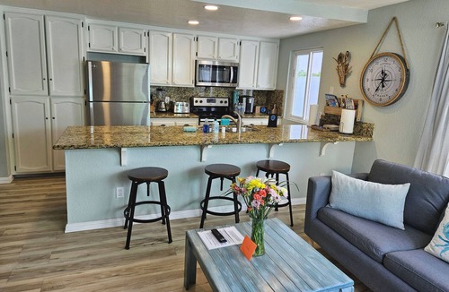 Mission Beach Condo | Luna Azul, only steps to Mission Beach! Free Wireless Internet/NO SMOKING