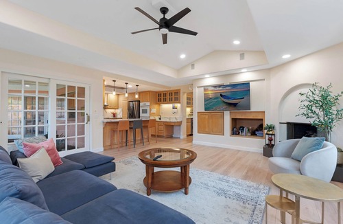 Huntington Beach House | LUX Amazing Villa Huntington Harbor 3 Minutes to the Beach