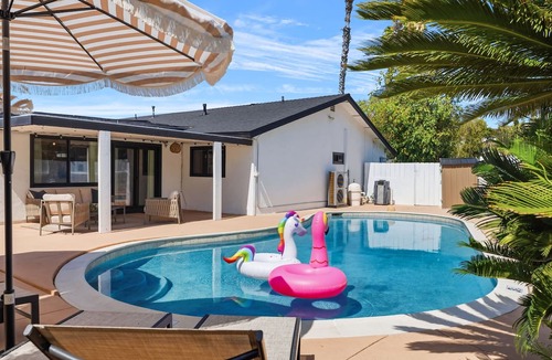 City Heights House | LUX Home San Diego Oasis Pool, Jacuzzi, Firepit, Game Room, & Outdoor Living