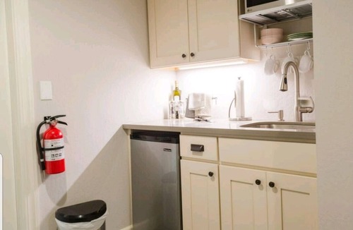 Napa Apartment | Luxe apartment close to wineries EZ walk downtown resturants and tasting rooms